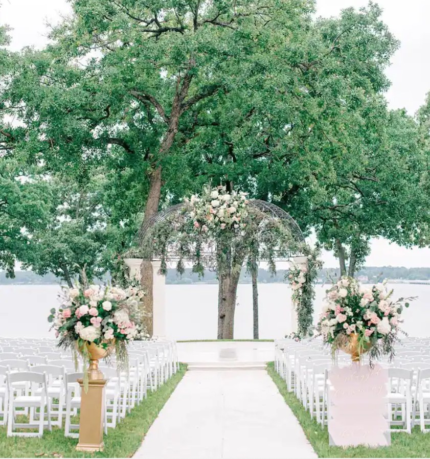 A beautiful wedding venue. 
Photo: @bellavista.venue Source: Instagram