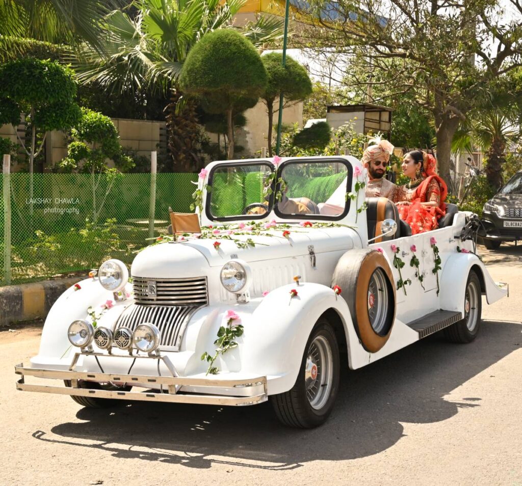 Horse-Drawn Carriages: For Fairytale Weddings. Image Source: Lakshay Chawla Photography