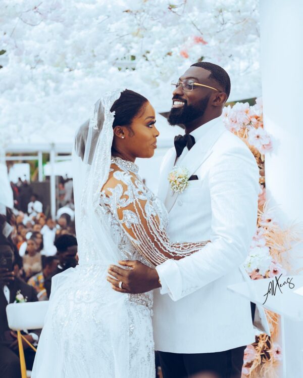 Businessman Kojo Jones Mensah and his wife, Rachel Osei, on their white wedding. Source: X/kojojonesmensah