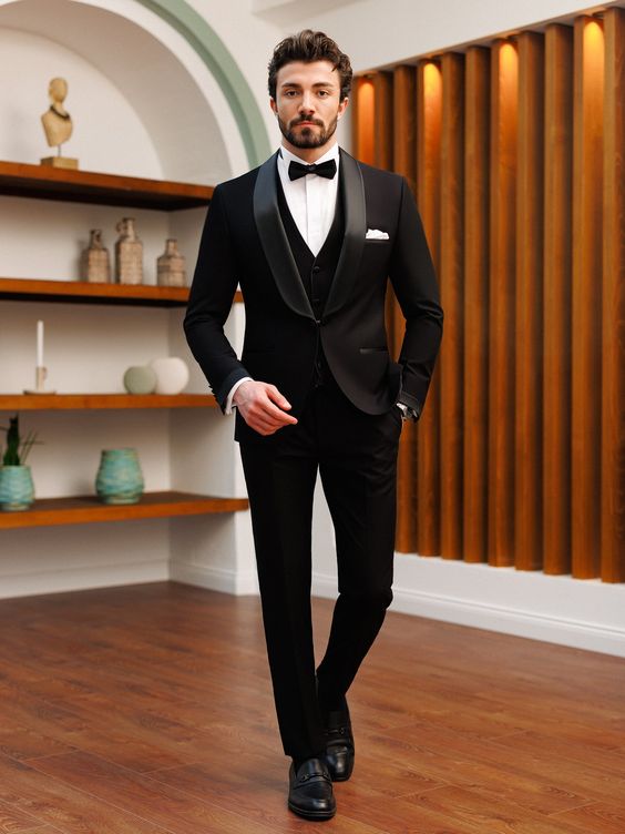 Black Slim-Fit Tuxedo 3-Piece. Image: viossi.com