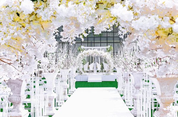 Unique Floral Centre - Image 3