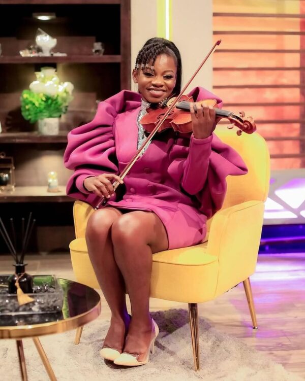NaaNa The Violinist