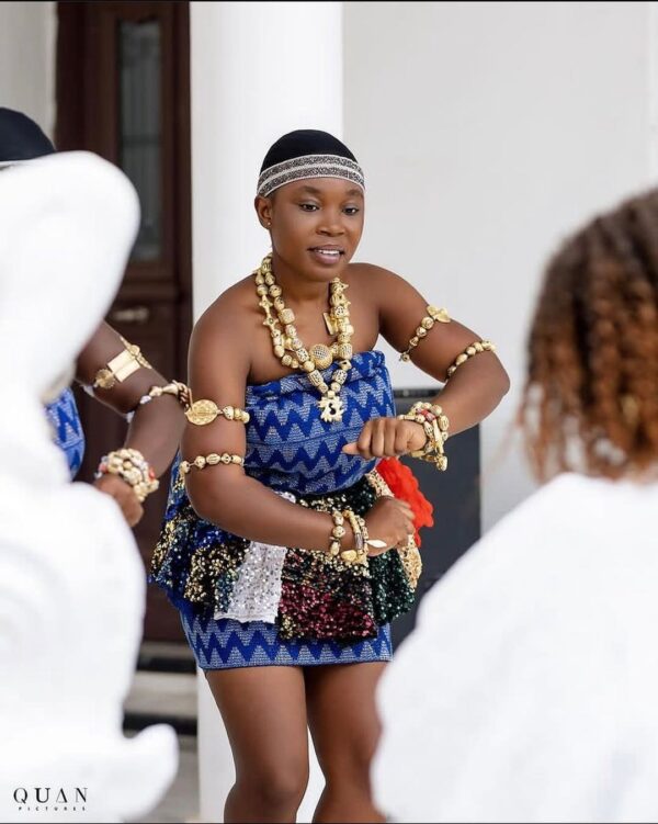 Celebrity Kete Dancers
