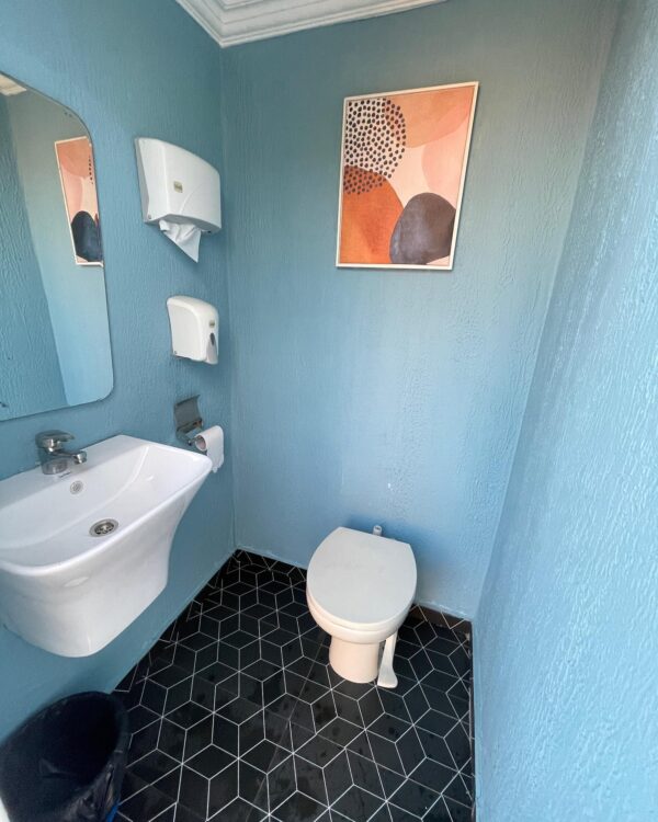 BlackGate Restrooms - Image 21