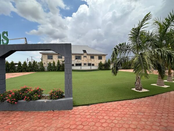 Luna Gardens GH - Image 7