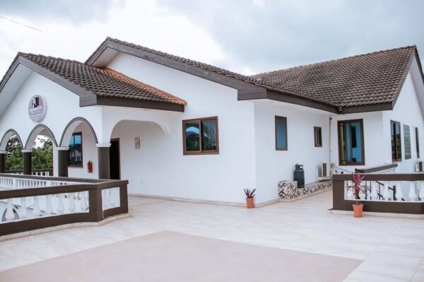 Ben and Moons Lodge & Event Center - Image 4