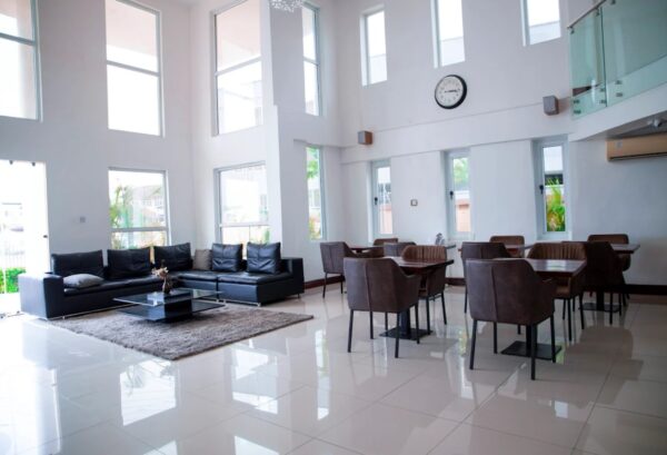 Cromer Serviced Apartments - Image 17