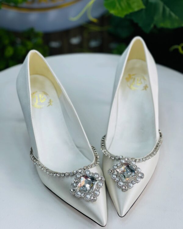 Licent Bridals - Image 44