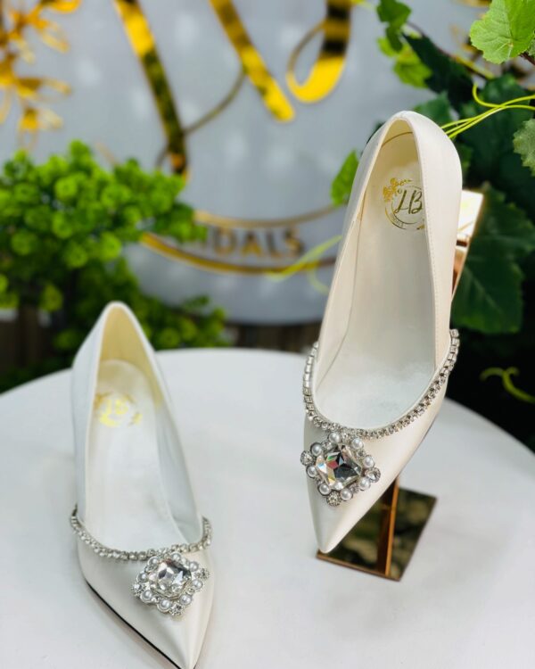 Licent Bridals - Image 46