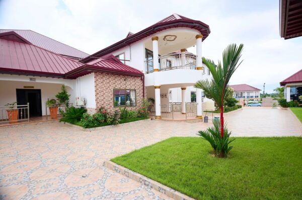 New Leaders Hotel and Event Centre - Image 19
