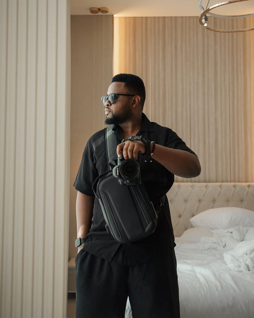 Luckson Rugalabamu is the CEO of Luckson Rugah, one of the best photography brands in Tanzania best known for telling love stories of couples. Image Source: Instagram/@thelifeofmyeye