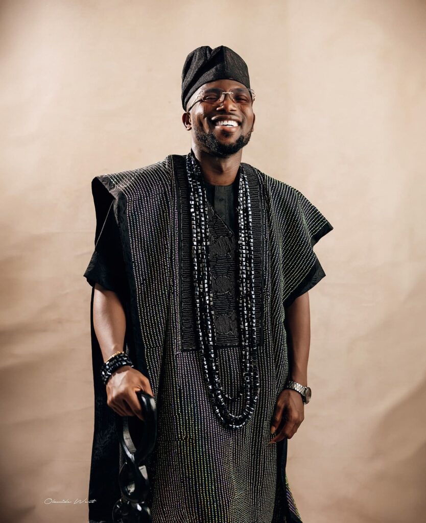 Salau Hammed Olajide, popularly known as Jide Gold Alaga, is a traditional wedding compere and one of the best male Alaga iduro and ijoko in Nigeria. Image Source: Instagram