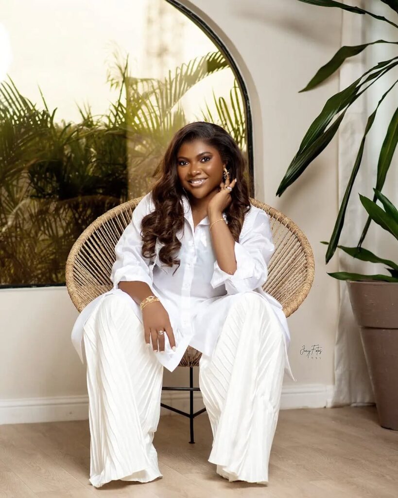 Ify Akinde is the CEO and founder of Whitehills Events, an event decor company based in Nigeria. Image Source: Instagram/@whitehillsevents