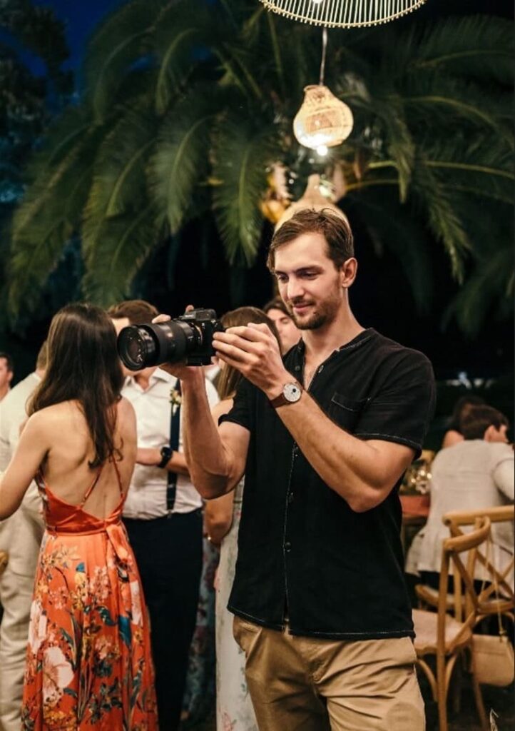 Gustav Franke-Matthecka, popularly known by his company, Gustav Franke Cinematography, is one of the best South African wedding videographers whose style is to blend documentary filmmaking and cinema nouveau. Image Source: Instagram/@gustavfrankecinematography